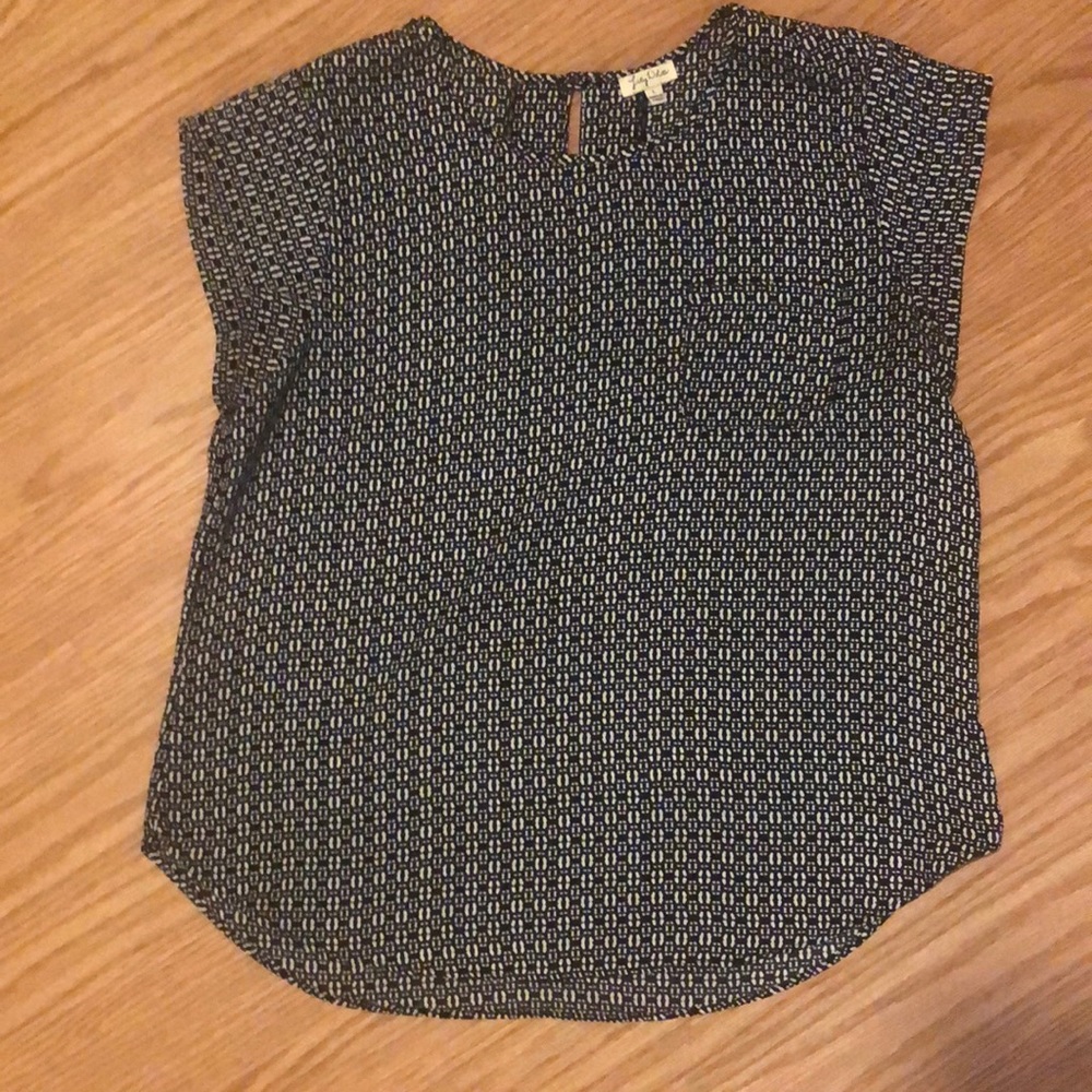 Black/White patterned blous